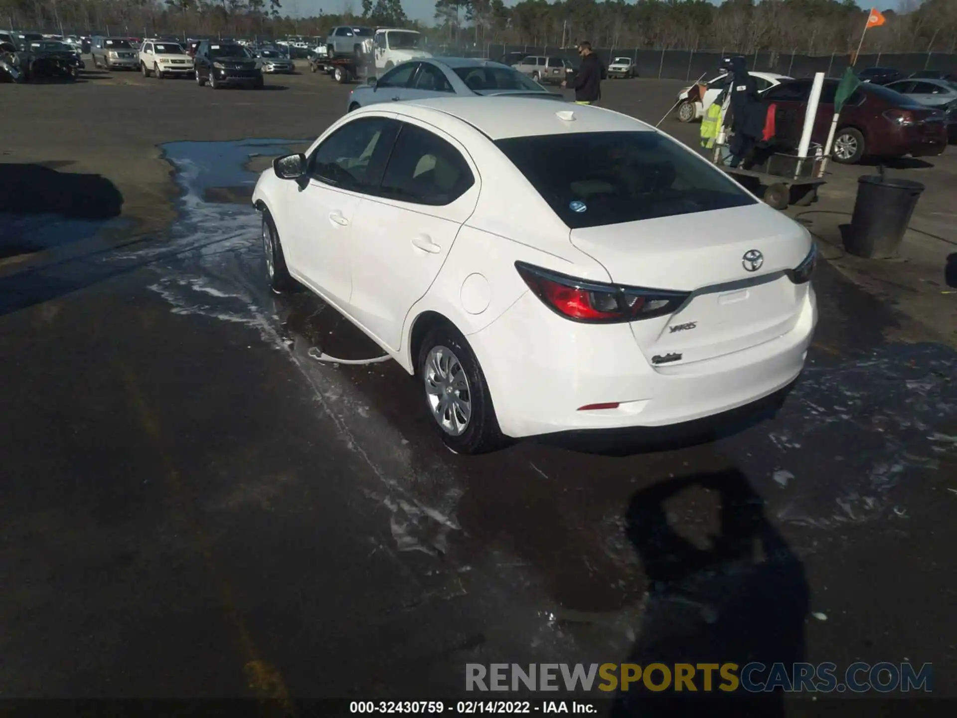 3 Photograph of a damaged car 3MYDLBYV6LY708253 TOYOTA YARIS SEDAN 2020