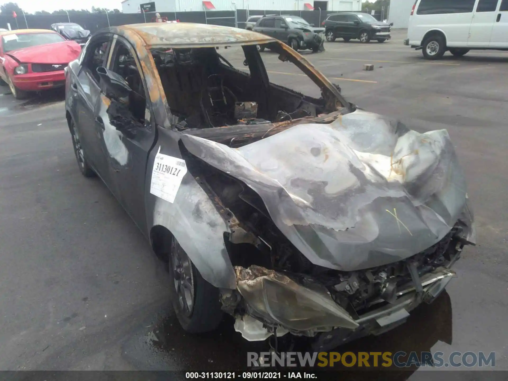 6 Photograph of a damaged car 3MYDLBYV6LY708382 TOYOTA YARIS SEDAN 2020