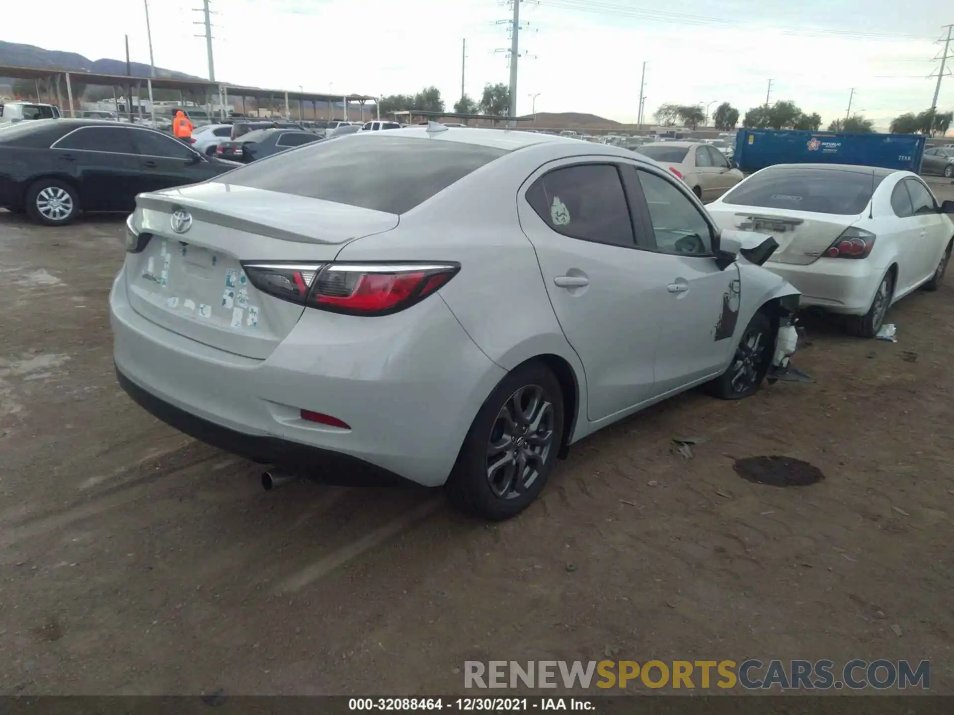 4 Photograph of a damaged car 3MYDLBYV7LY712554 TOYOTA YARIS SEDAN 2020