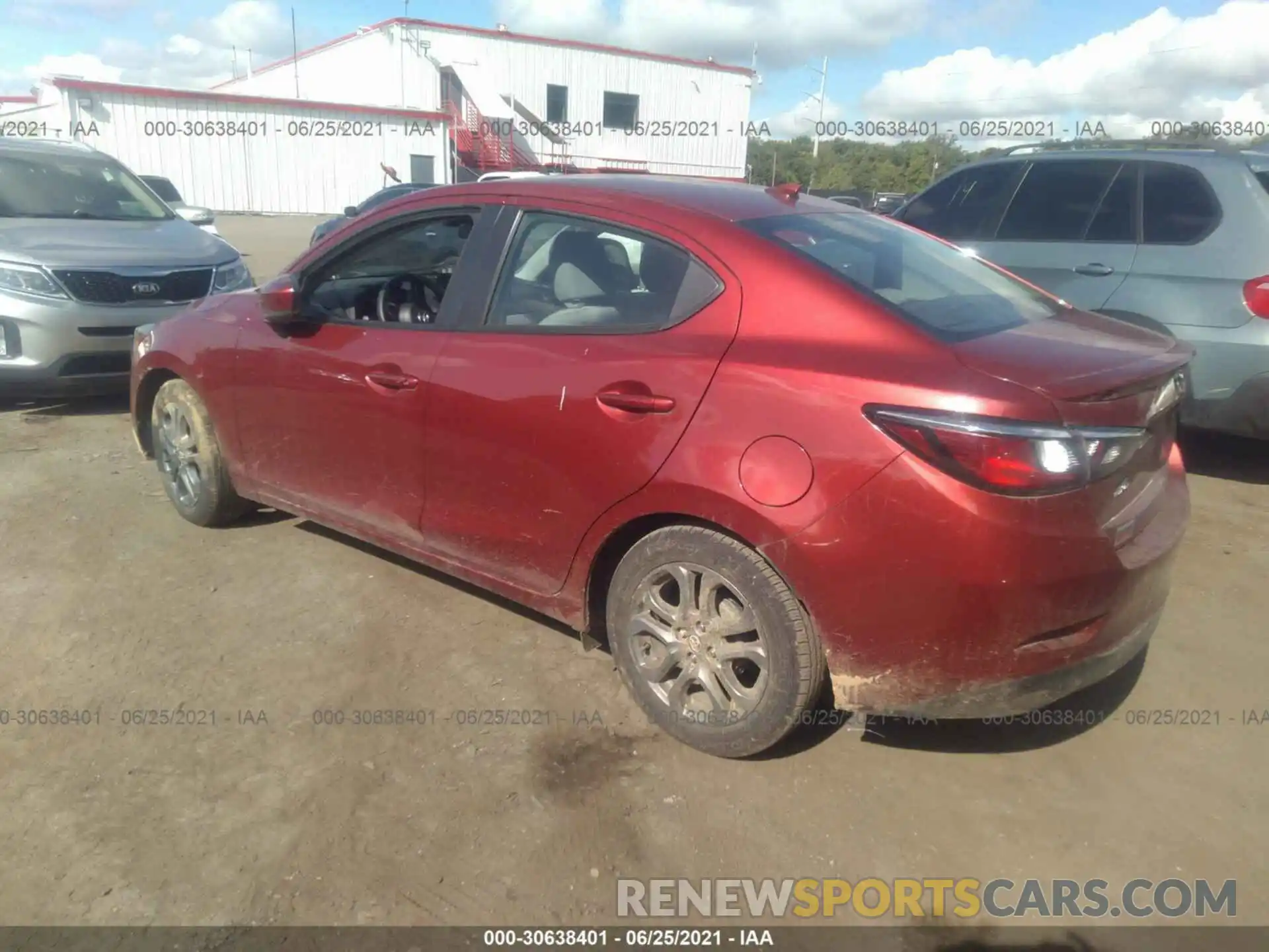 3 Photograph of a damaged car 3MYDLBYV8LY707654 TOYOTA YARIS SEDAN 2020