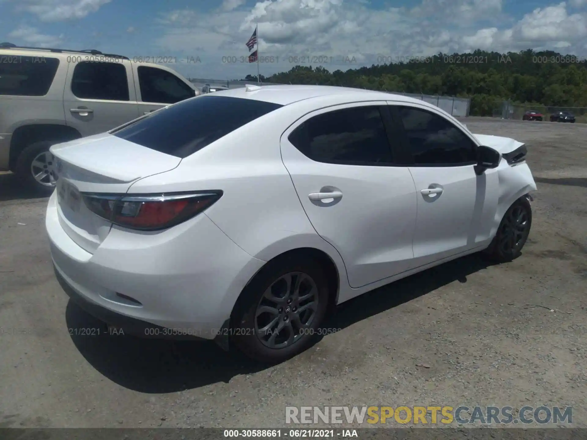 4 Photograph of a damaged car 3MYDLBYV9LY708764 TOYOTA YARIS SEDAN 2020