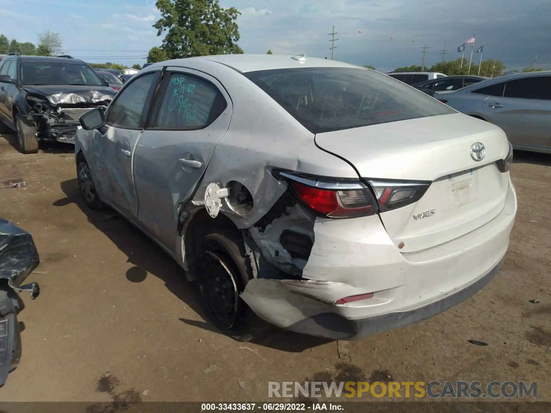 3 Photograph of a damaged car 3MYDLBYV9LY709963 TOYOTA YARIS SEDAN 2020