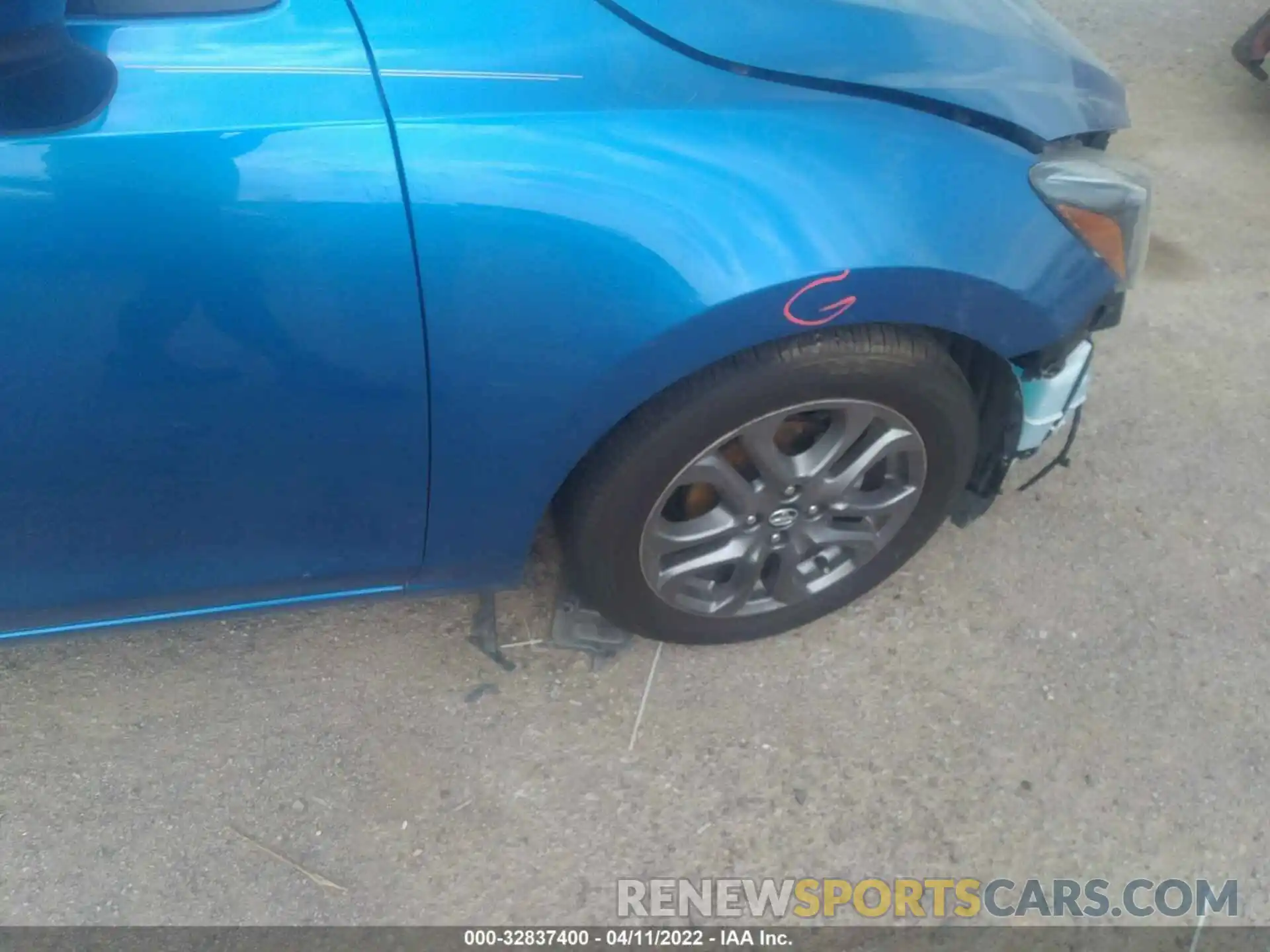 14 Photograph of a damaged car 3MYDLBYVXLY707588 TOYOTA YARIS SEDAN 2020