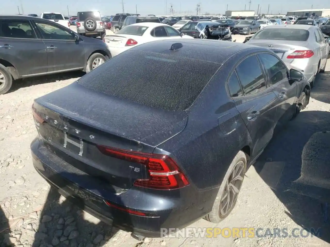 4 Photograph of a damaged car 7JR102FK0KG009558 VOLVO S60 2019