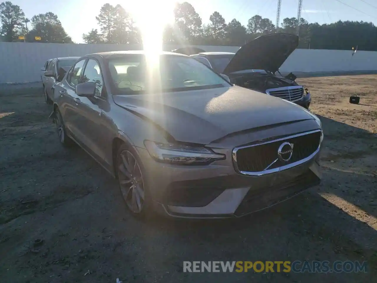 1 Photograph of a damaged car 7JR102FK0KG011326 VOLVO S60 2019