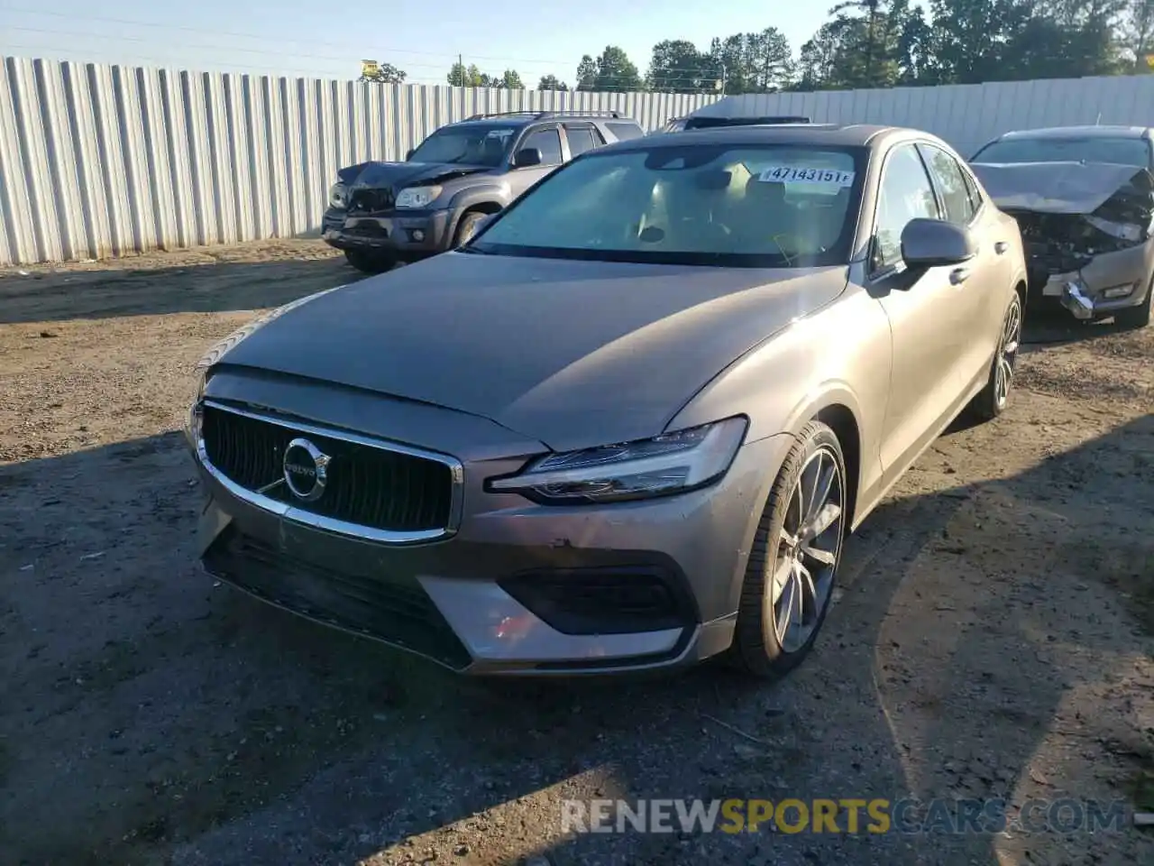 2 Photograph of a damaged car 7JR102FK0KG011326 VOLVO S60 2019