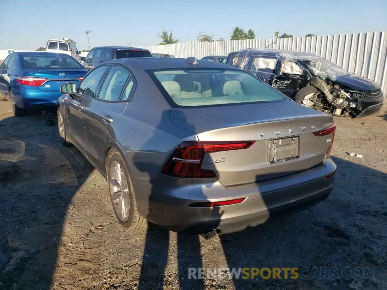 3 Photograph of a damaged car 7JR102FK0KG011326 VOLVO S60 2019