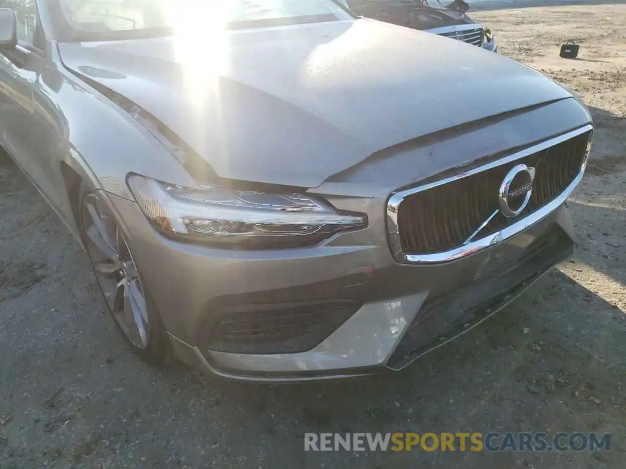 9 Photograph of a damaged car 7JR102FK0KG011326 VOLVO S60 2019