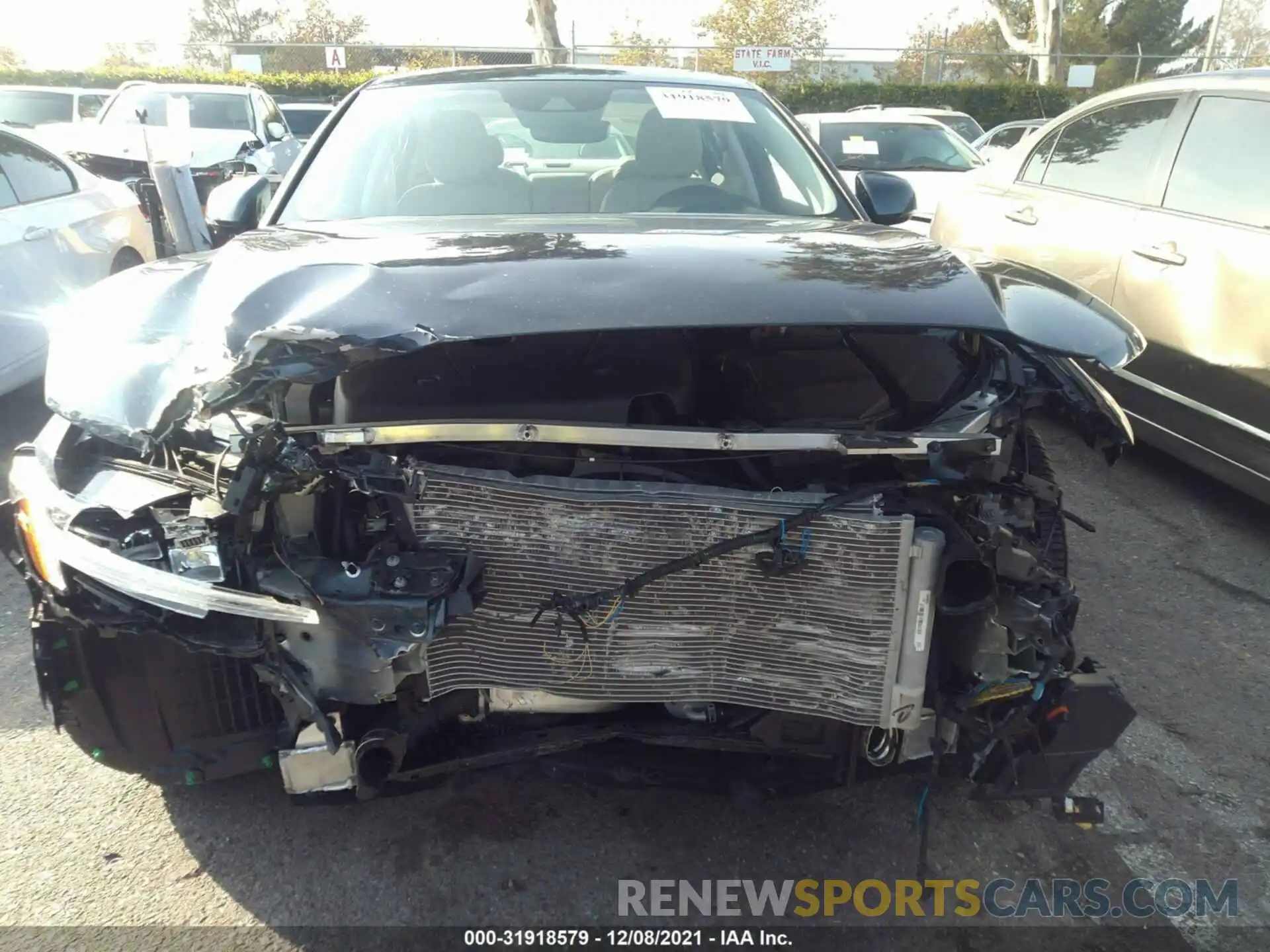 6 Photograph of a damaged car 7JR102FK0KG013691 VOLVO S60 2019