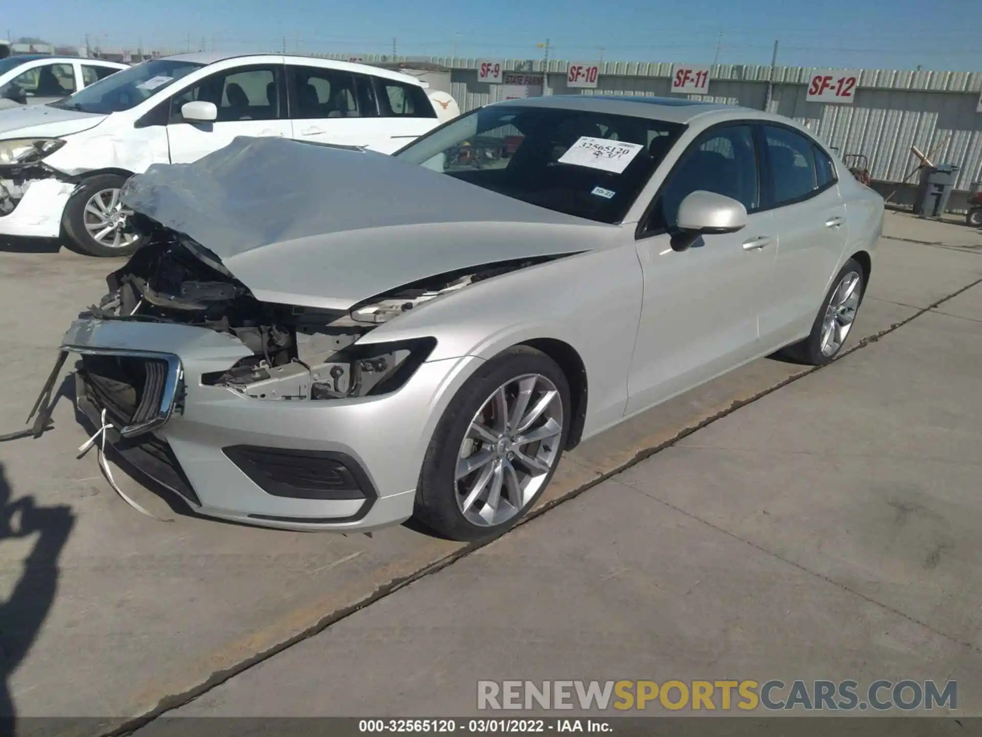 2 Photograph of a damaged car 7JR102FK1KG000822 VOLVO S60 2019