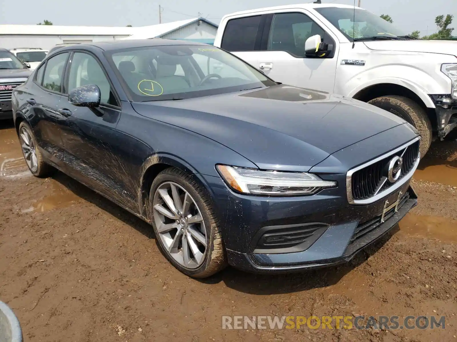 1 Photograph of a damaged car 7JR102FK1KG013330 VOLVO S60 2019