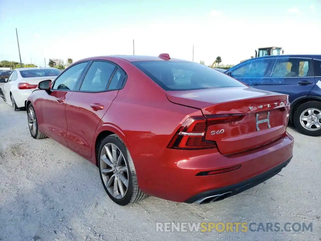 3 Photograph of a damaged car 7JR102FK1KG014753 VOLVO S60 2019