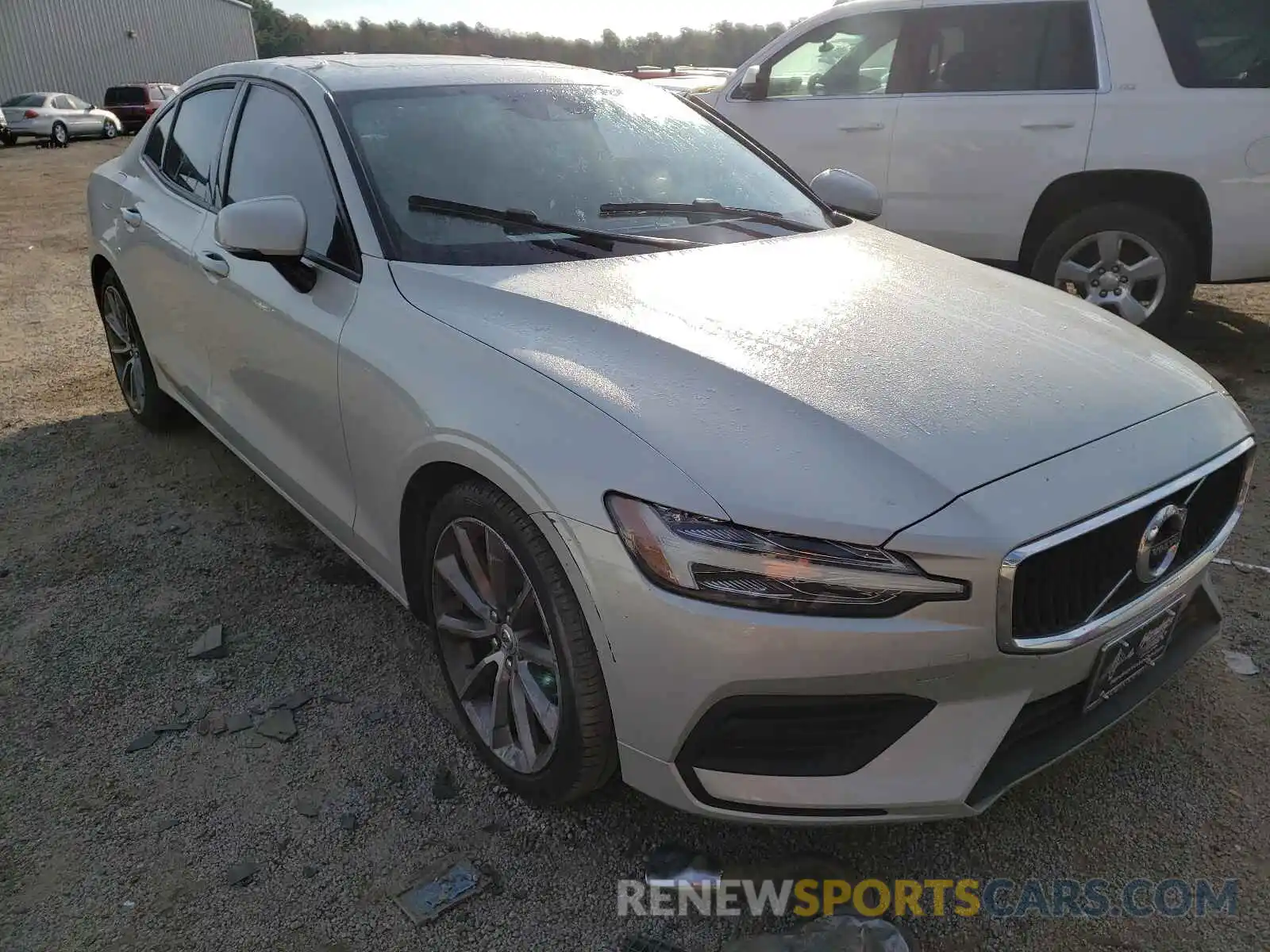 2 Photograph of a damaged car 7JR102FK2KG005298 VOLVO S60 2019