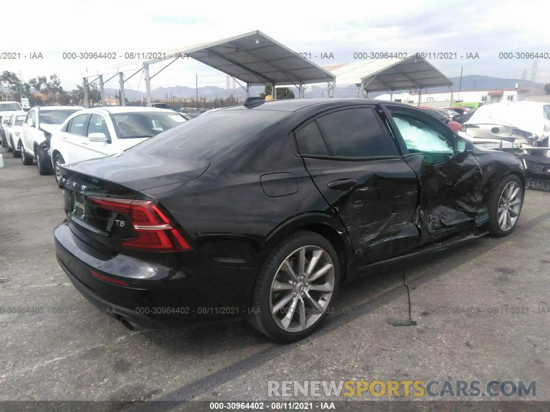 4 Photograph of a damaged car 7JR102FK2KG005978 VOLVO S60 2019