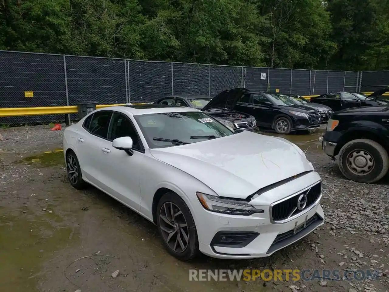 1 Photograph of a damaged car 7JR102FK2KG011358 VOLVO S60 2019