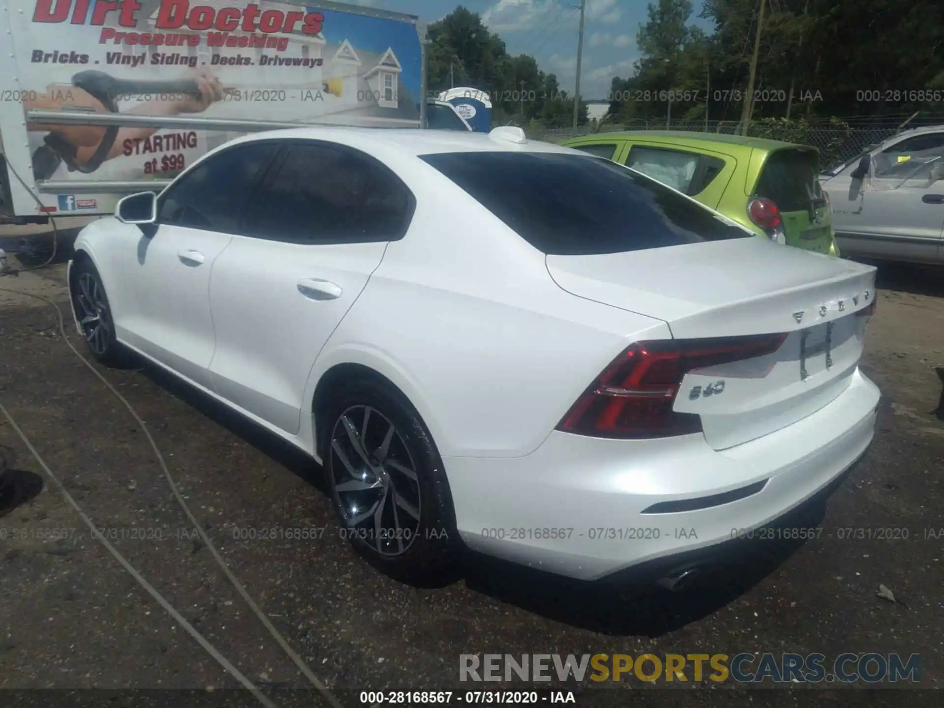 3 Photograph of a damaged car 7JR102FK2KG012252 VOLVO S60 2019