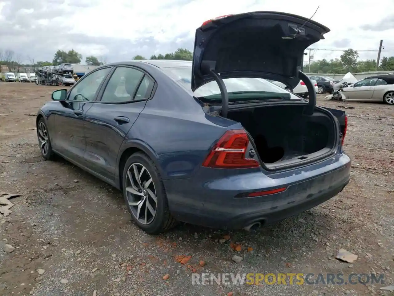 3 Photograph of a damaged car 7JR102FK3KG016407 VOLVO S60 2019