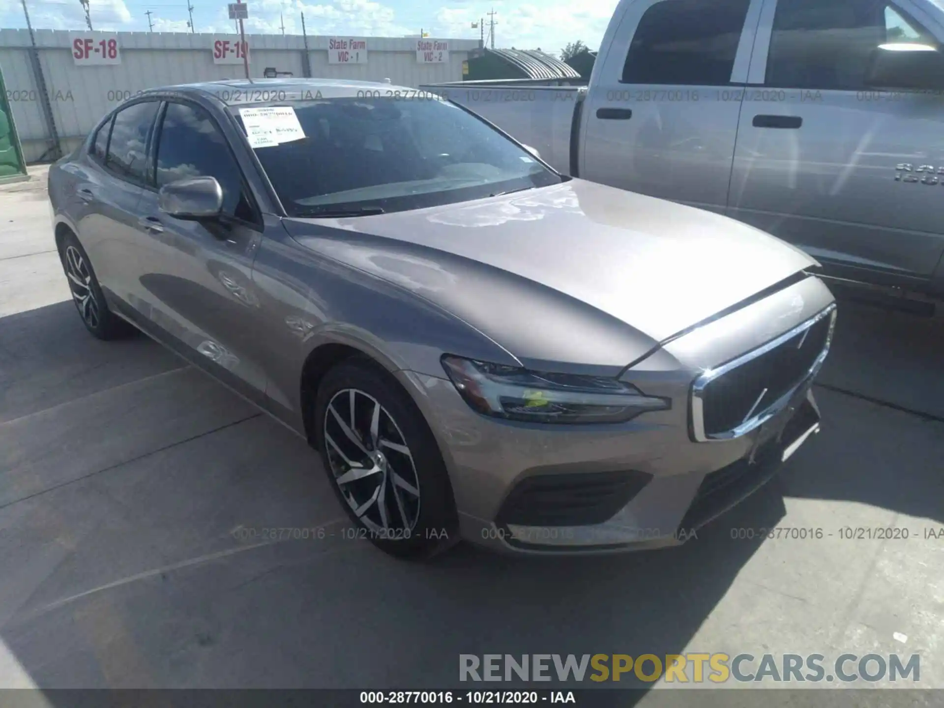 1 Photograph of a damaged car 7JR102FK3KG016441 VOLVO S60 2019