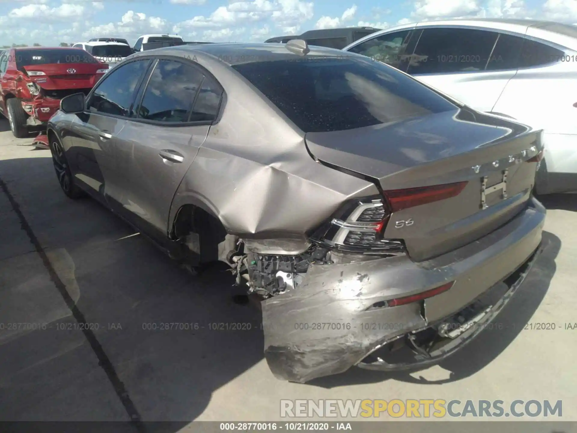 3 Photograph of a damaged car 7JR102FK3KG016441 VOLVO S60 2019