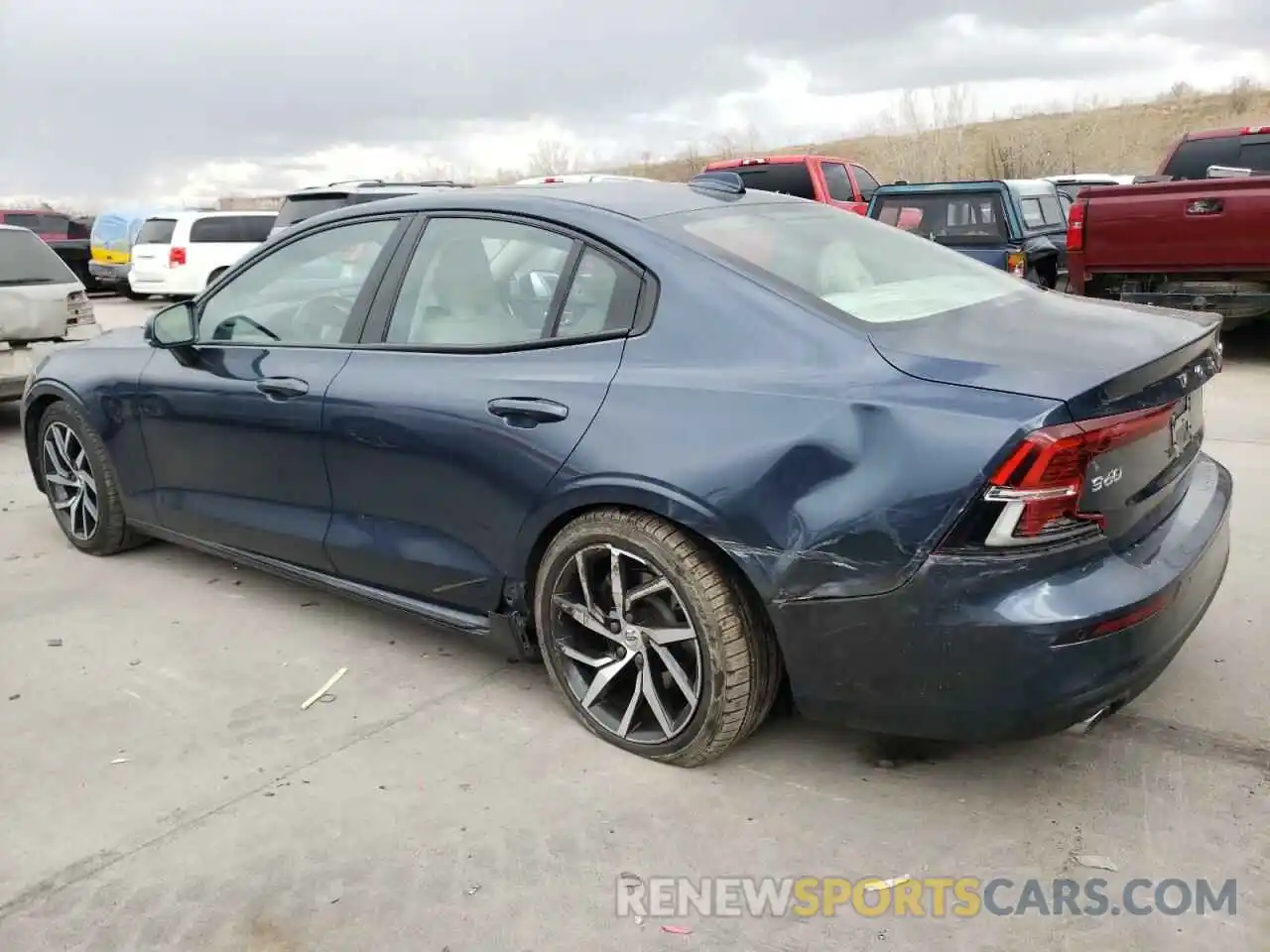 2 Photograph of a damaged car 7JR102FK4KG012530 VOLVO S60 2019