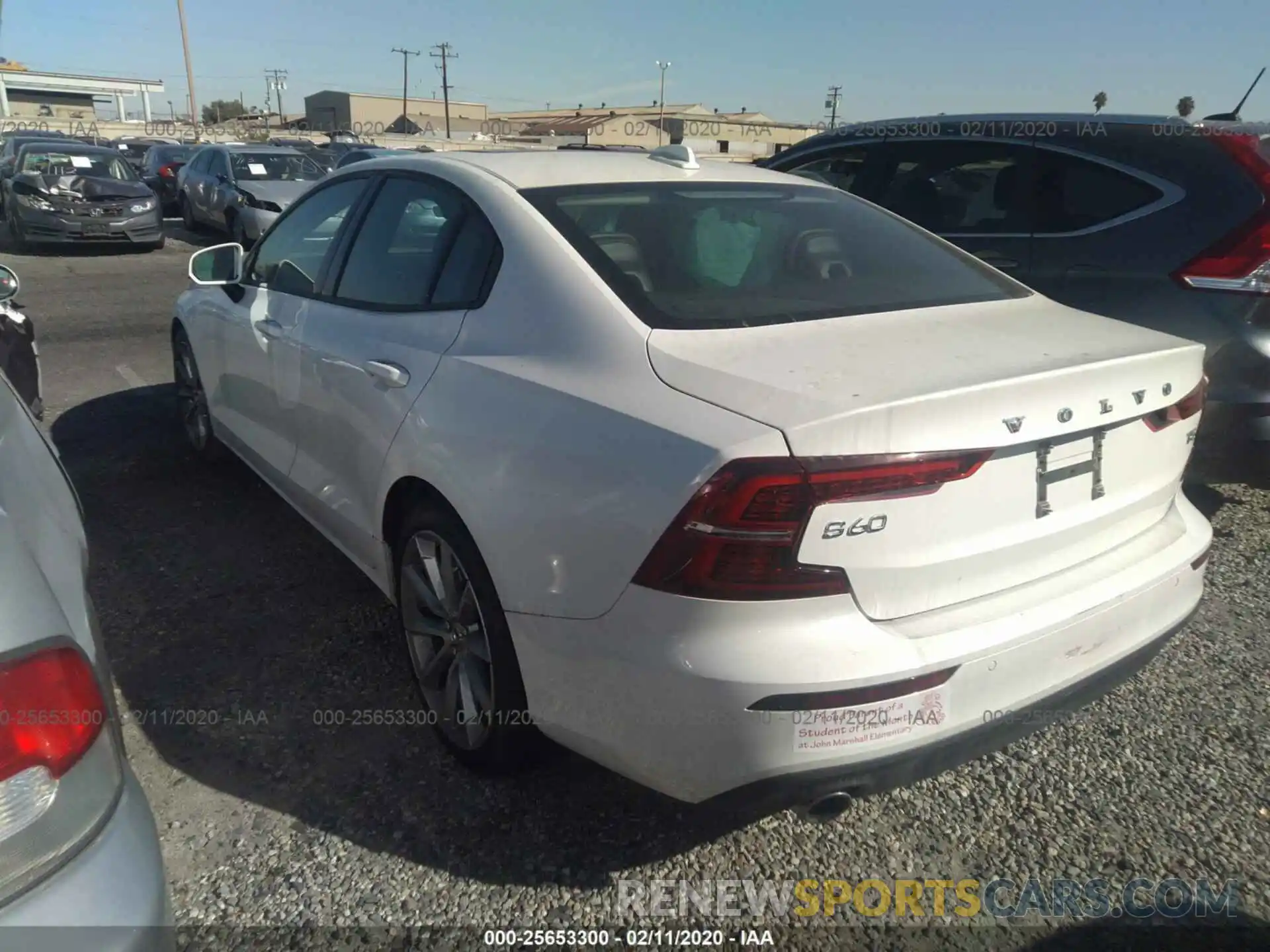 3 Photograph of a damaged car 7JR102FK6KG007488 VOLVO S60 2019