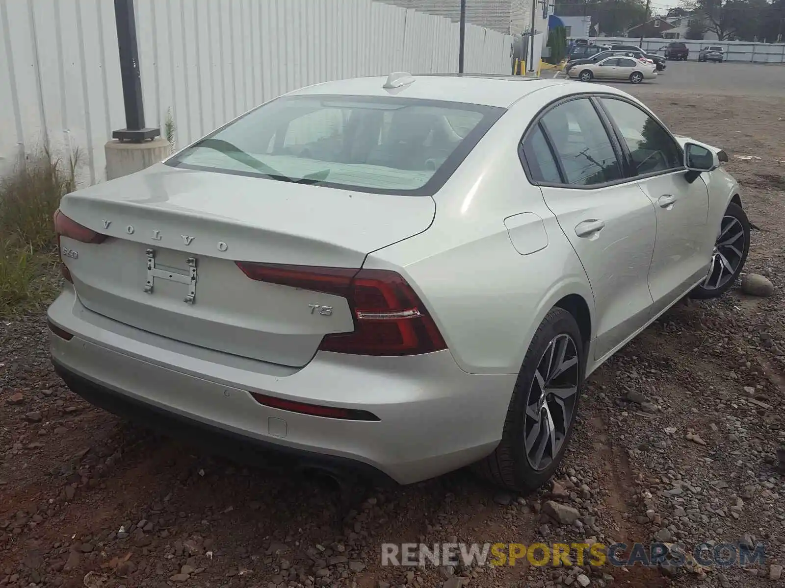 4 Photograph of a damaged car 7JR102FK7KG011856 VOLVO S60 2019