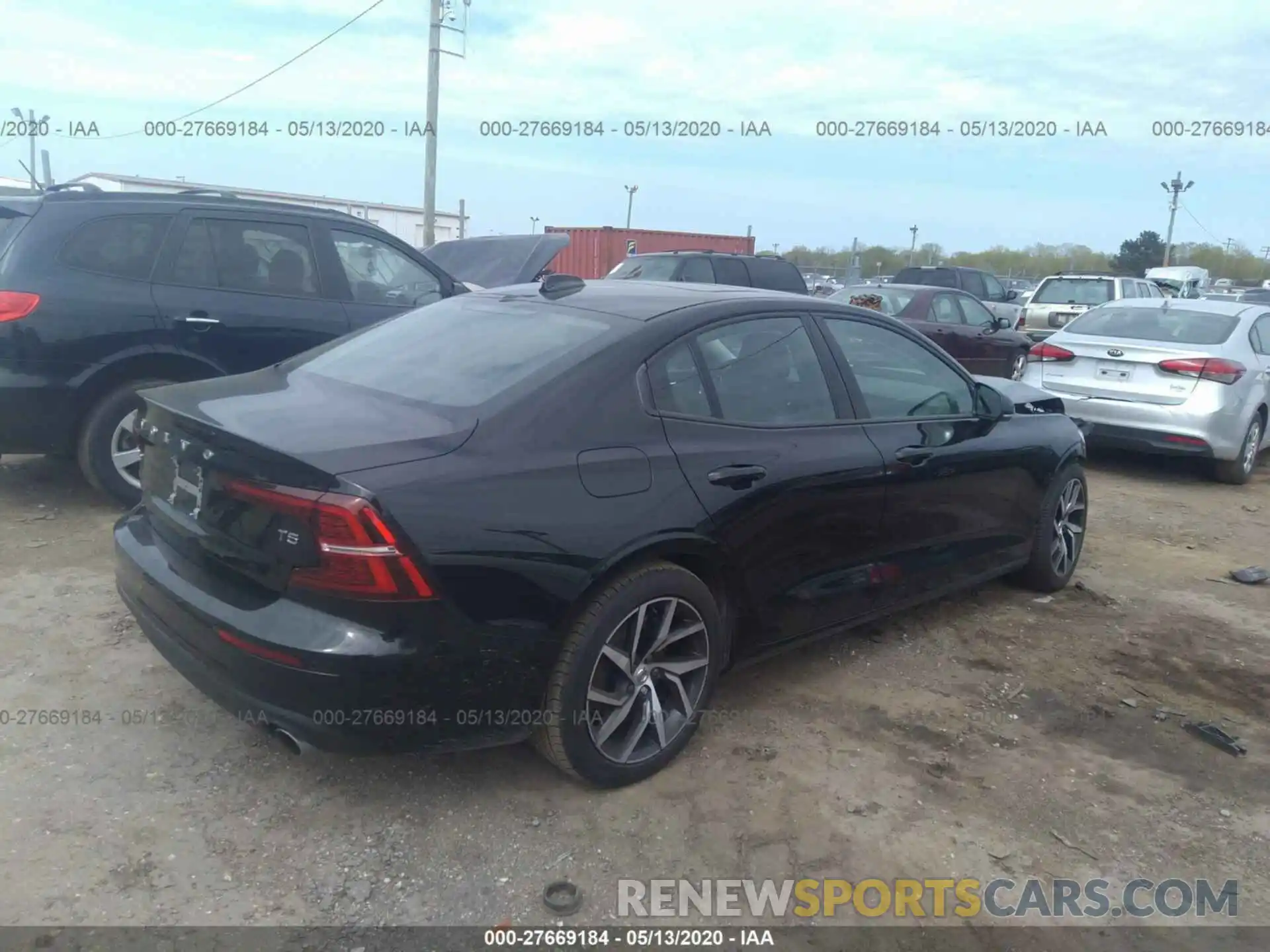 4 Photograph of a damaged car 7JR102FK7KG012327 VOLVO S60 2019