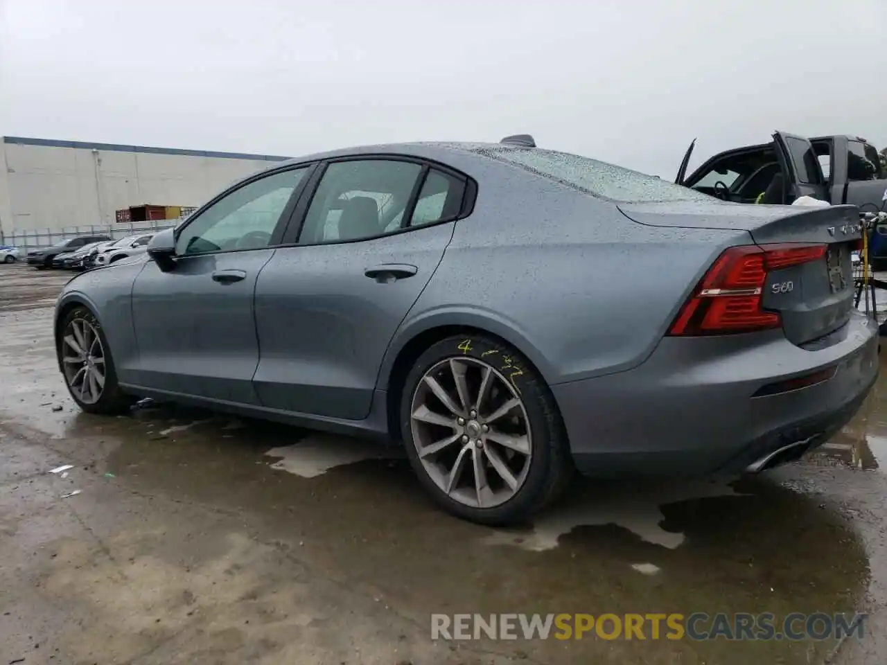 2 Photograph of a damaged car 7JR102FK8KG001384 VOLVO S60 2019