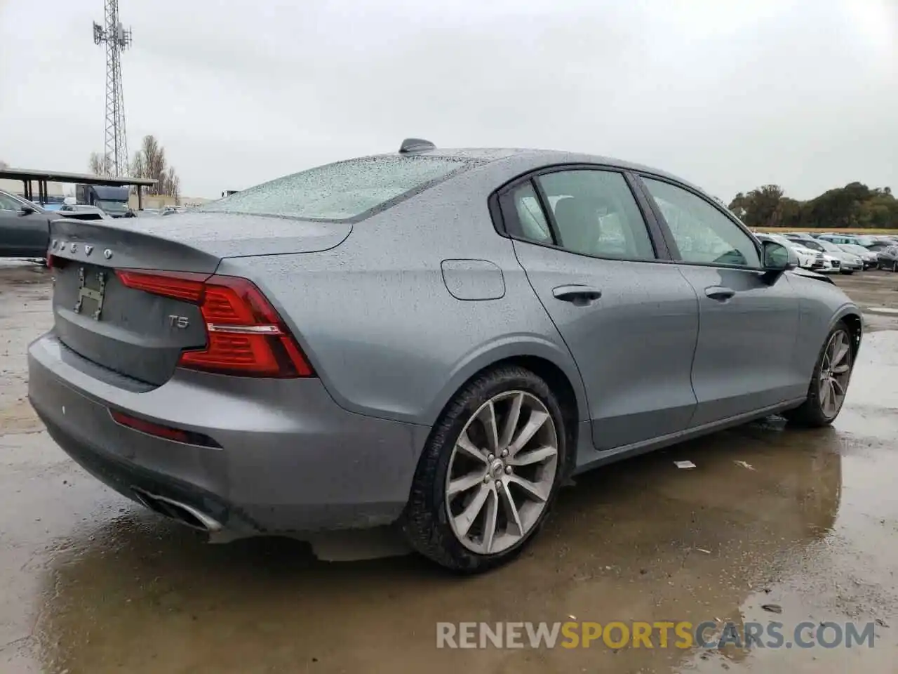 3 Photograph of a damaged car 7JR102FK8KG001384 VOLVO S60 2019