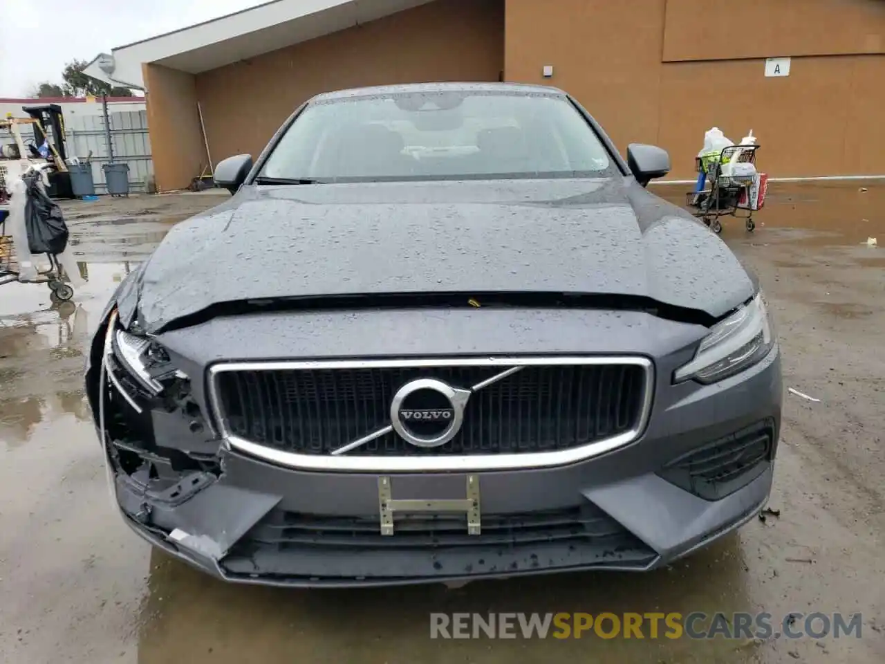 5 Photograph of a damaged car 7JR102FK8KG001384 VOLVO S60 2019