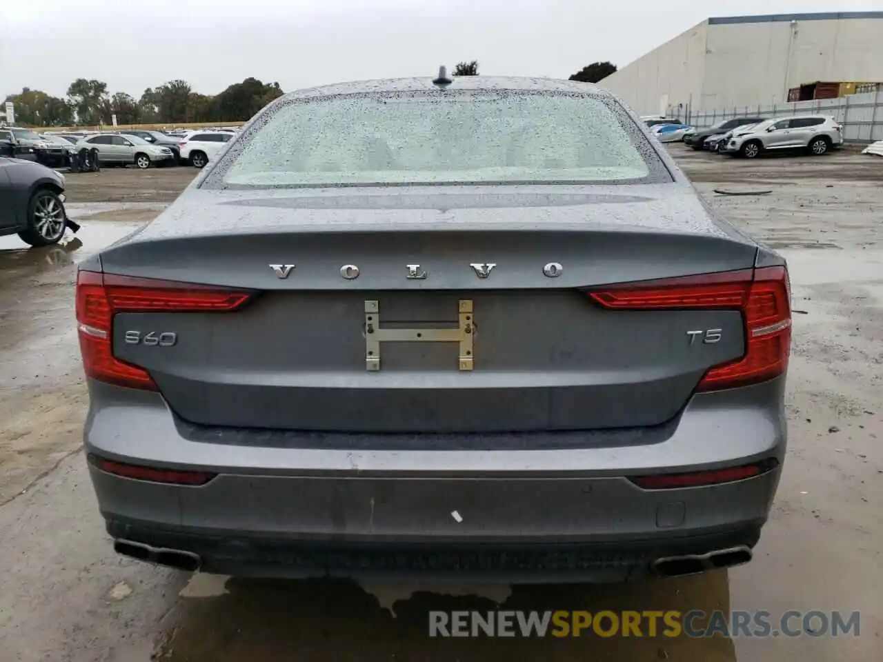 6 Photograph of a damaged car 7JR102FK8KG001384 VOLVO S60 2019