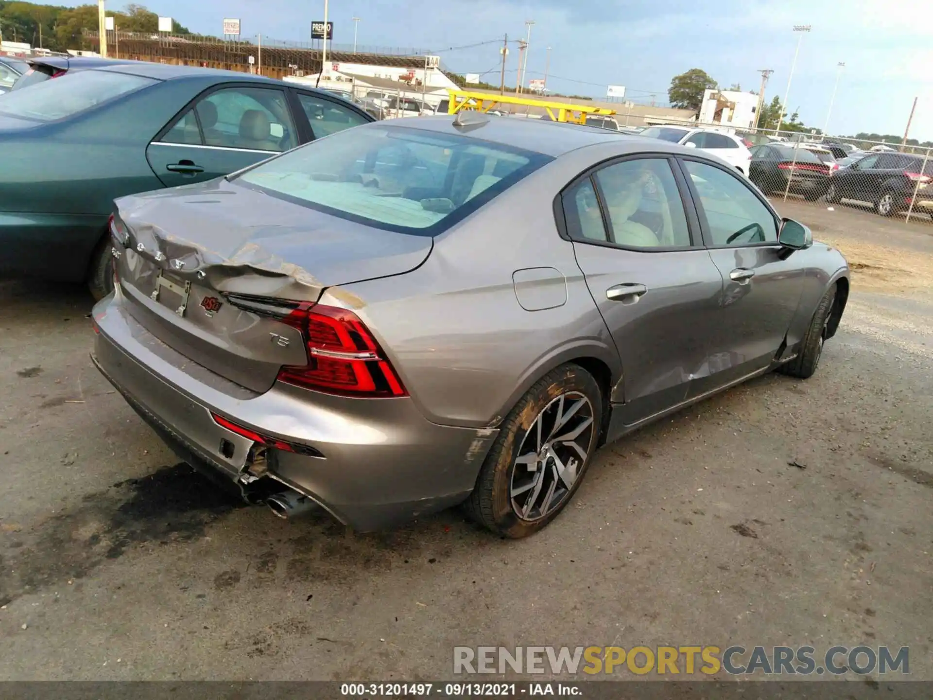 4 Photograph of a damaged car 7JR102FK8KG005774 VOLVO S60 2019