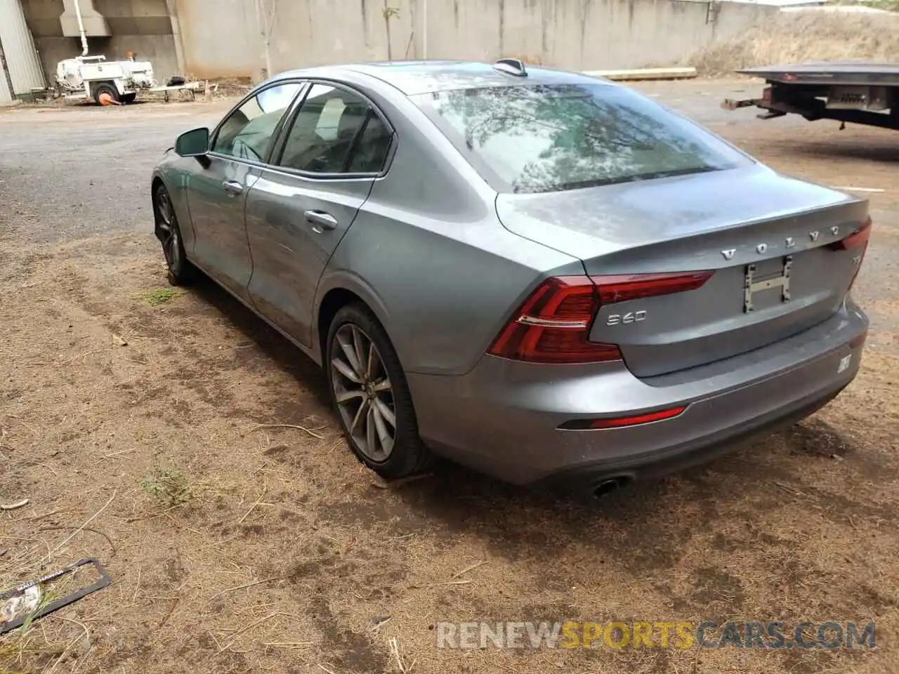 3 Photograph of a damaged car 7JR102FK8KG006486 VOLVO S60 2019