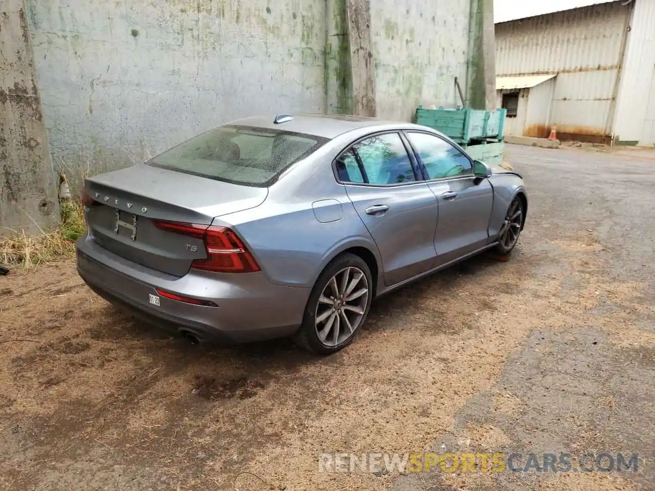 4 Photograph of a damaged car 7JR102FK8KG006486 VOLVO S60 2019