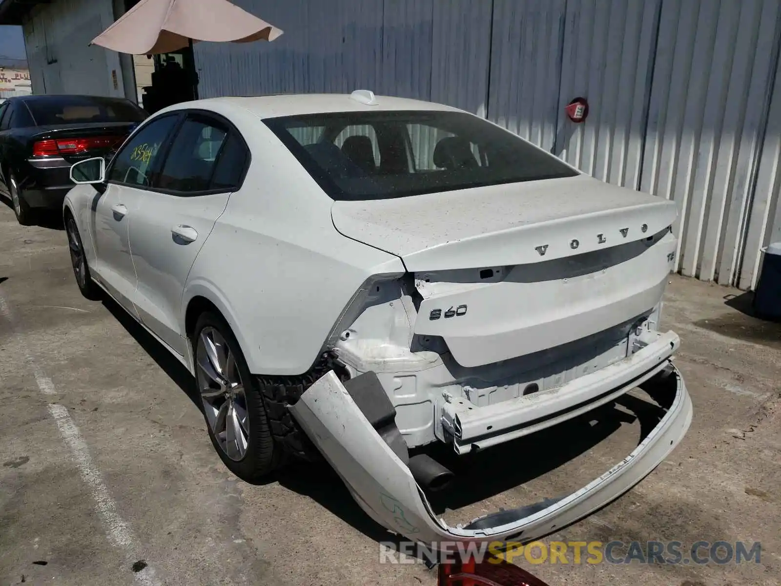 3 Photograph of a damaged car 7JR102FK8KG007623 VOLVO S60 2019