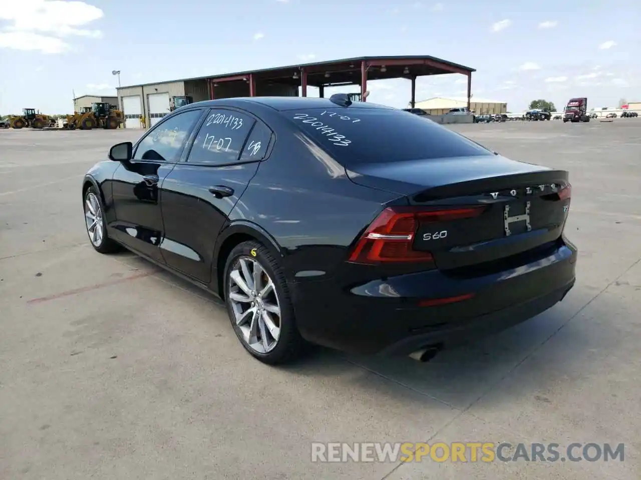 3 Photograph of a damaged car 7JR102FK8KG008688 VOLVO S60 2019