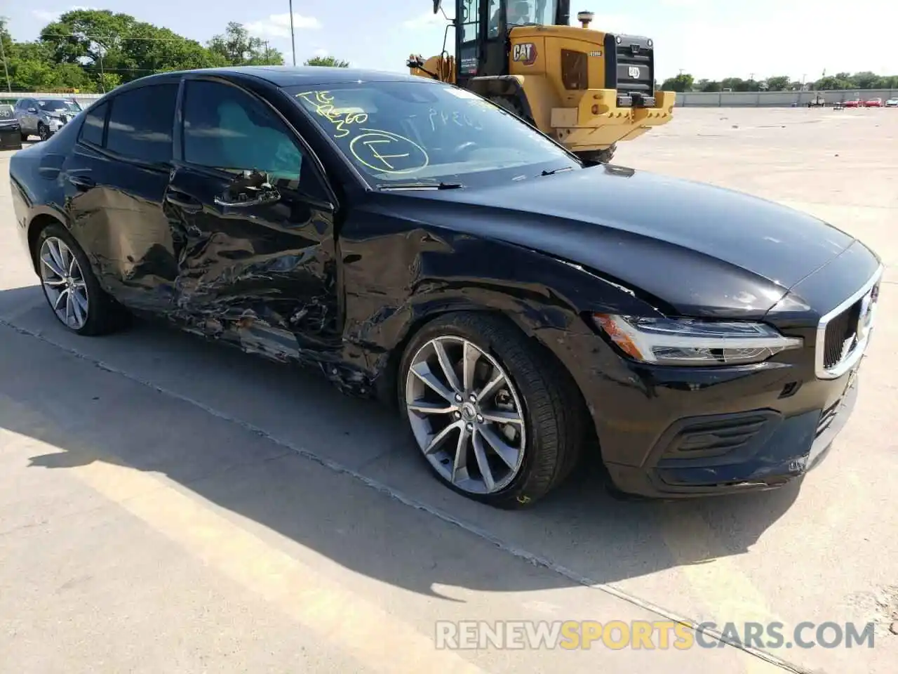 9 Photograph of a damaged car 7JR102FK8KG008688 VOLVO S60 2019