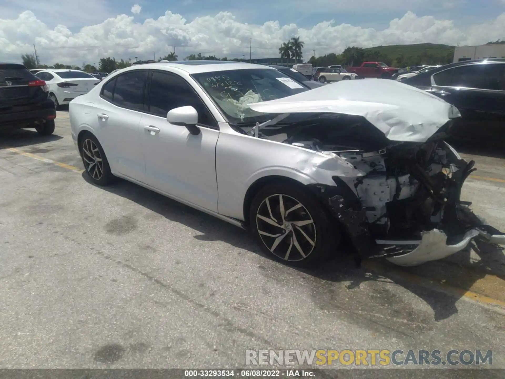 1 Photograph of a damaged car 7JR102FK8KG009758 VOLVO S60 2019