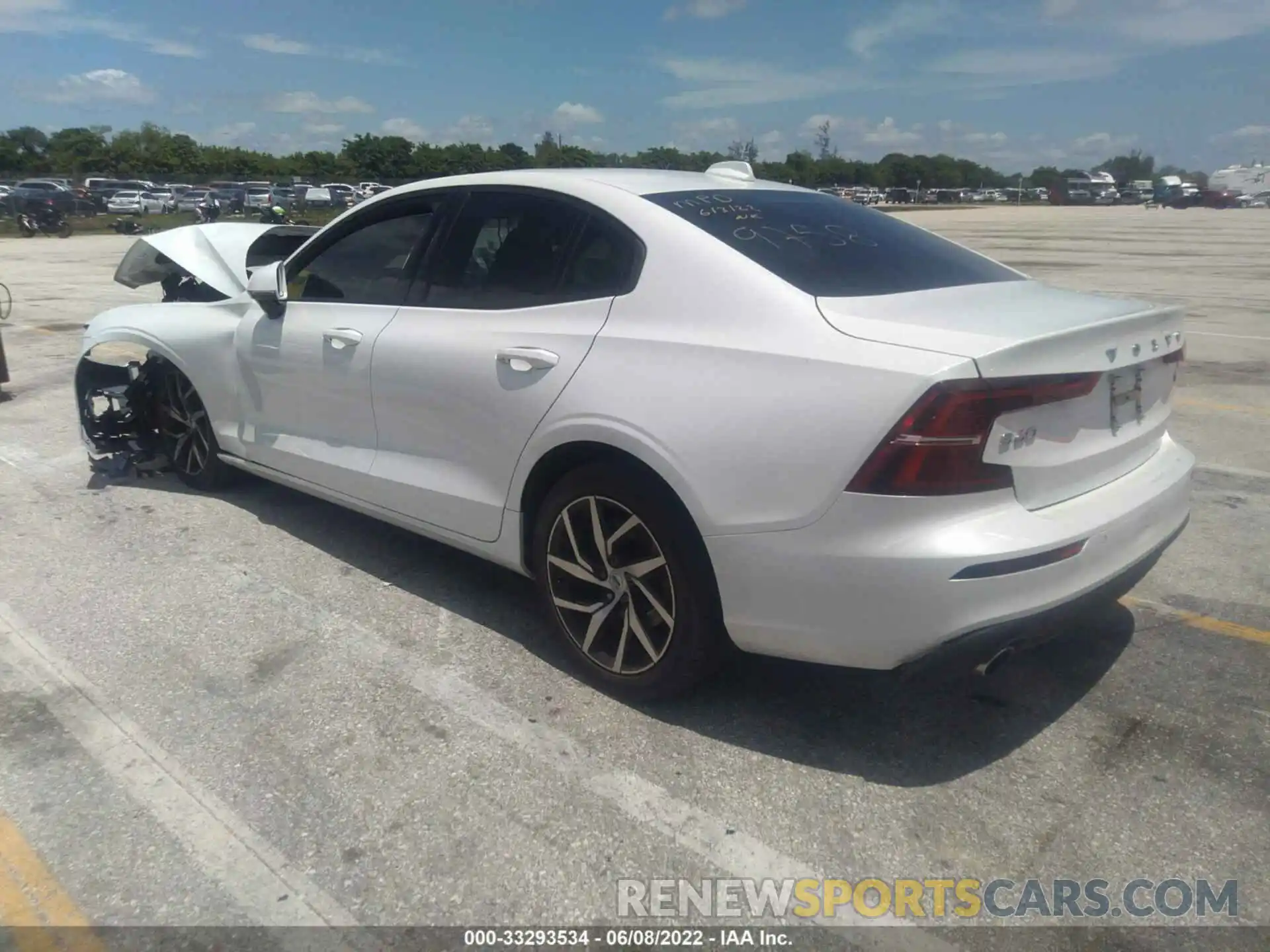 3 Photograph of a damaged car 7JR102FK8KG009758 VOLVO S60 2019