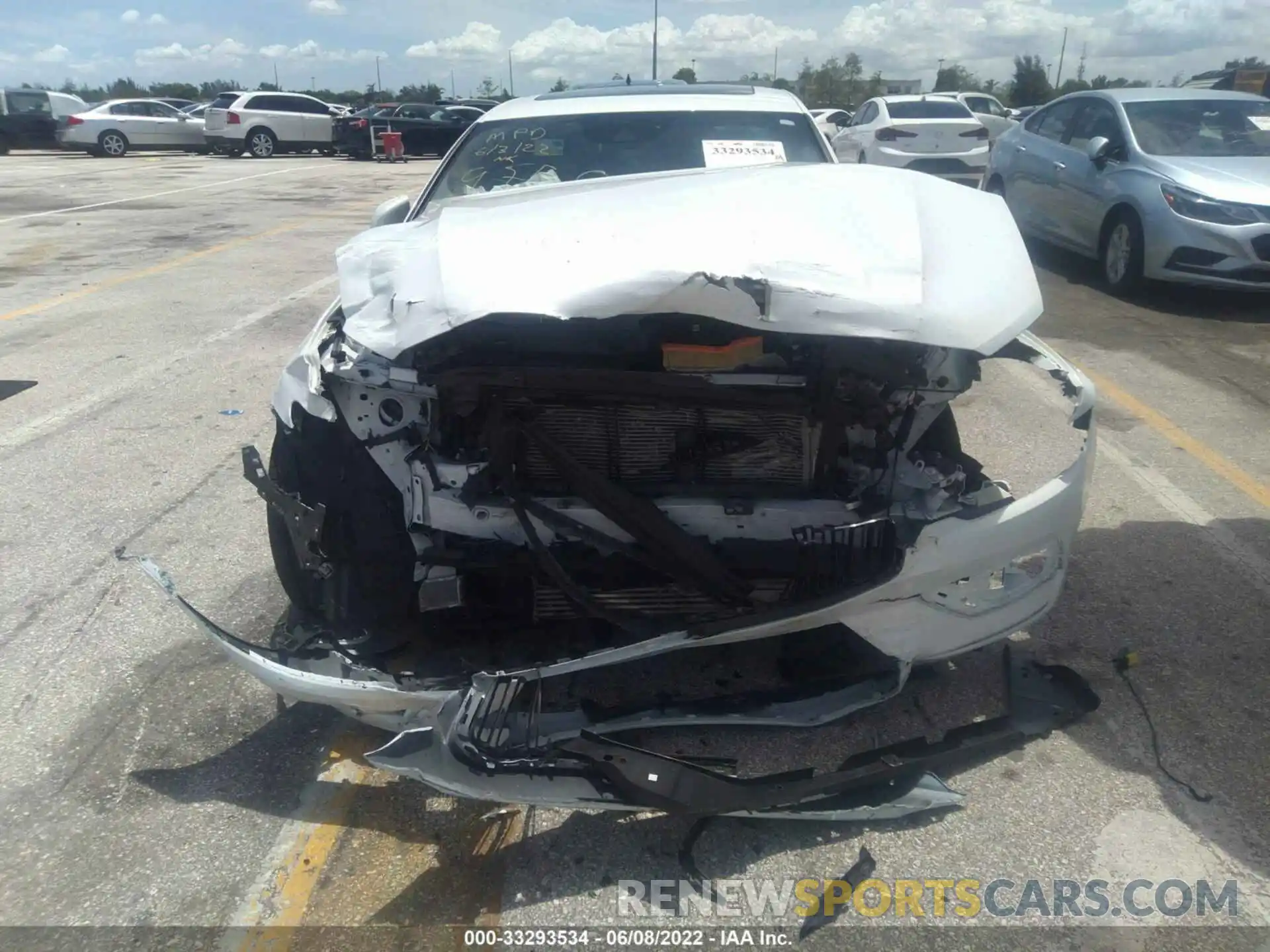 6 Photograph of a damaged car 7JR102FK8KG009758 VOLVO S60 2019