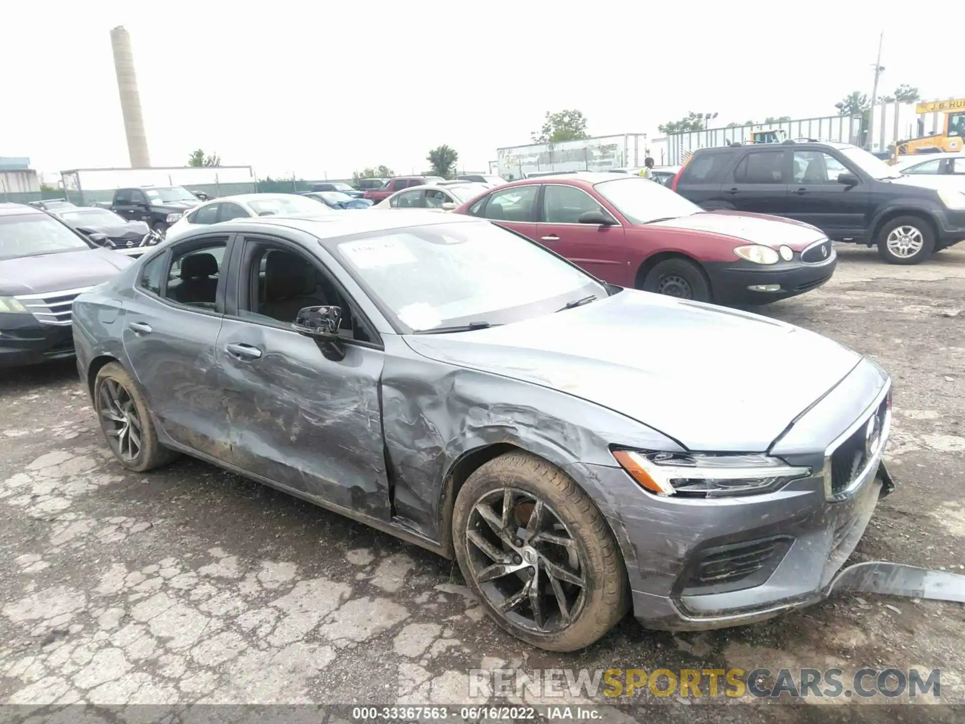 1 Photograph of a damaged car 7JR102FK8KG016483 VOLVO S60 2019