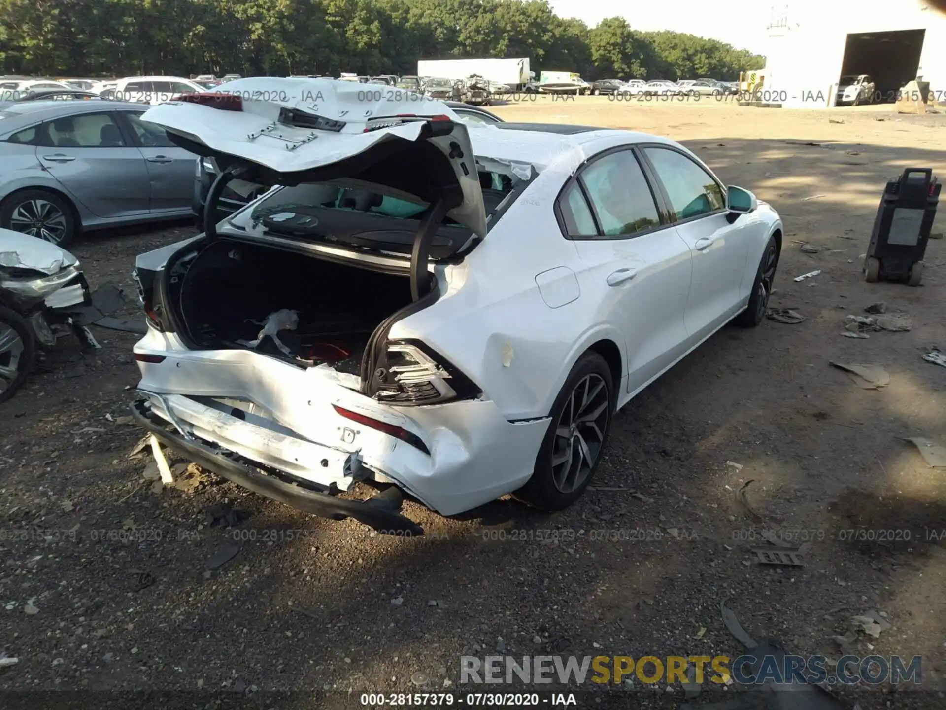 4 Photograph of a damaged car 7JR102FK8KG017228 VOLVO S60 2019