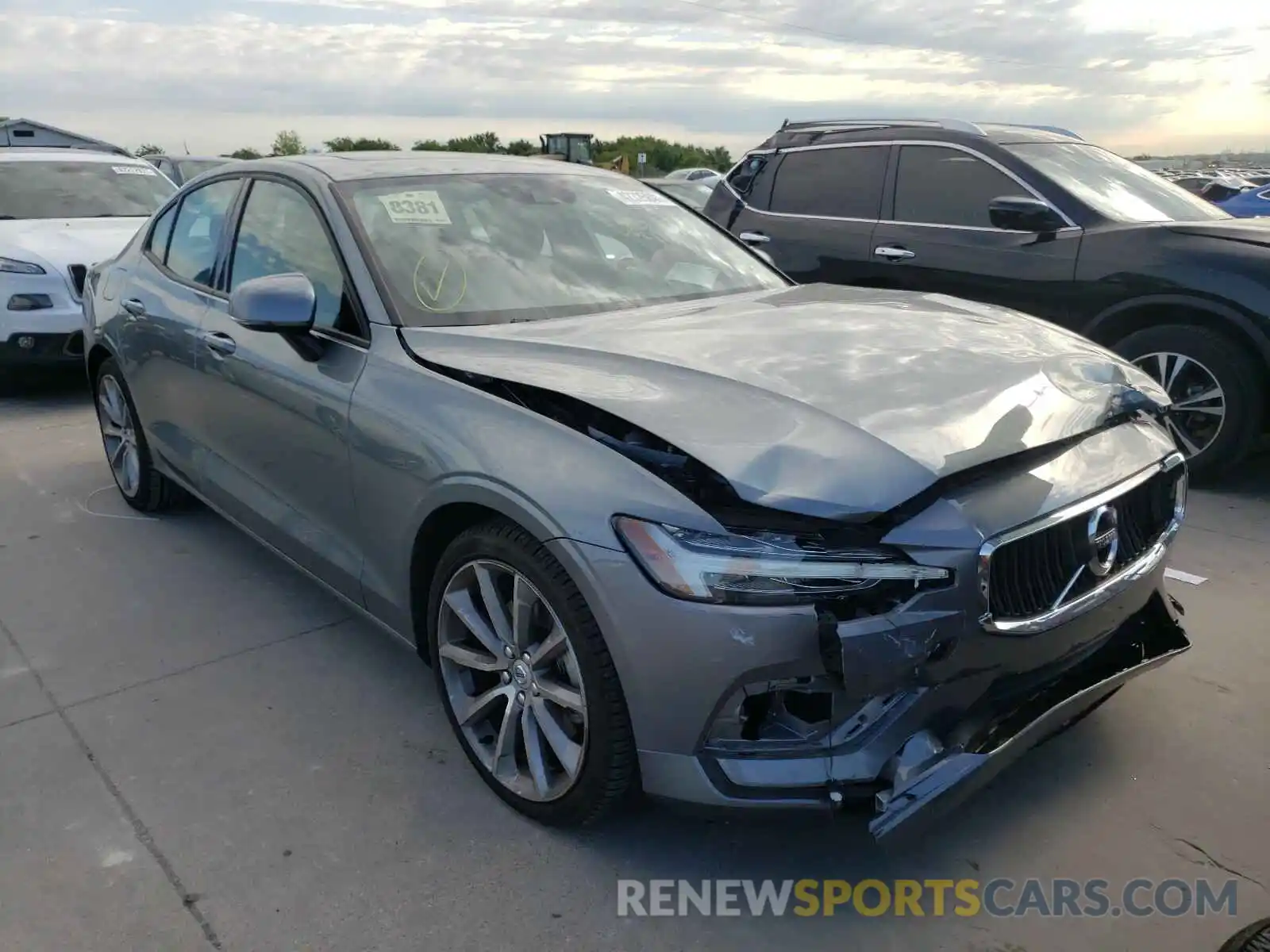 1 Photograph of a damaged car 7JR102FK9KG013740 VOLVO S60 2019