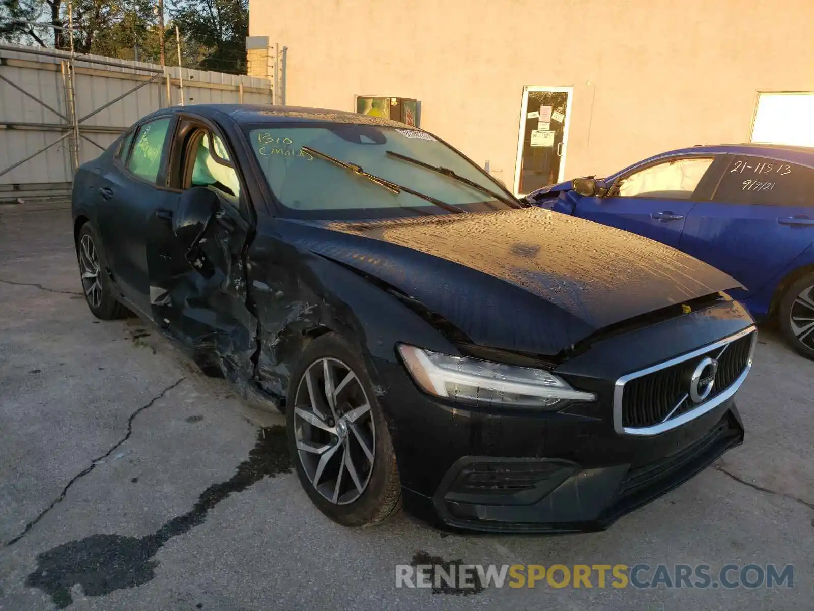 1 Photograph of a damaged car 7JR102FK9KG016833 VOLVO S60 2019