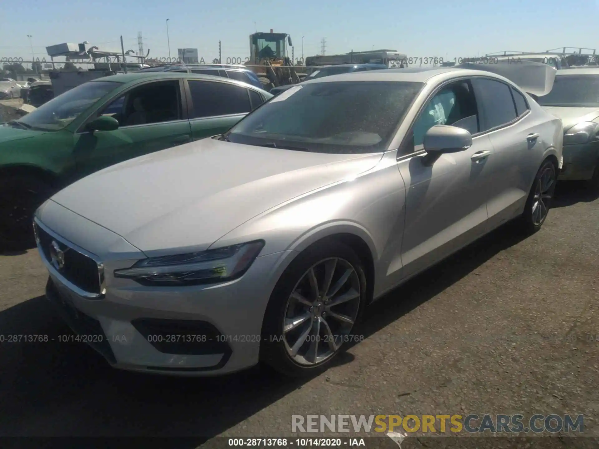 2 Photograph of a damaged car 7JR102FKXKG000818 VOLVO S60 2019