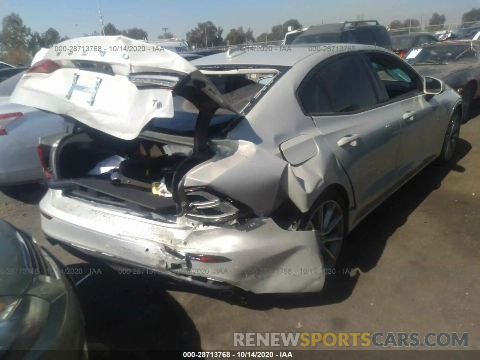 4 Photograph of a damaged car 7JR102FKXKG000818 VOLVO S60 2019