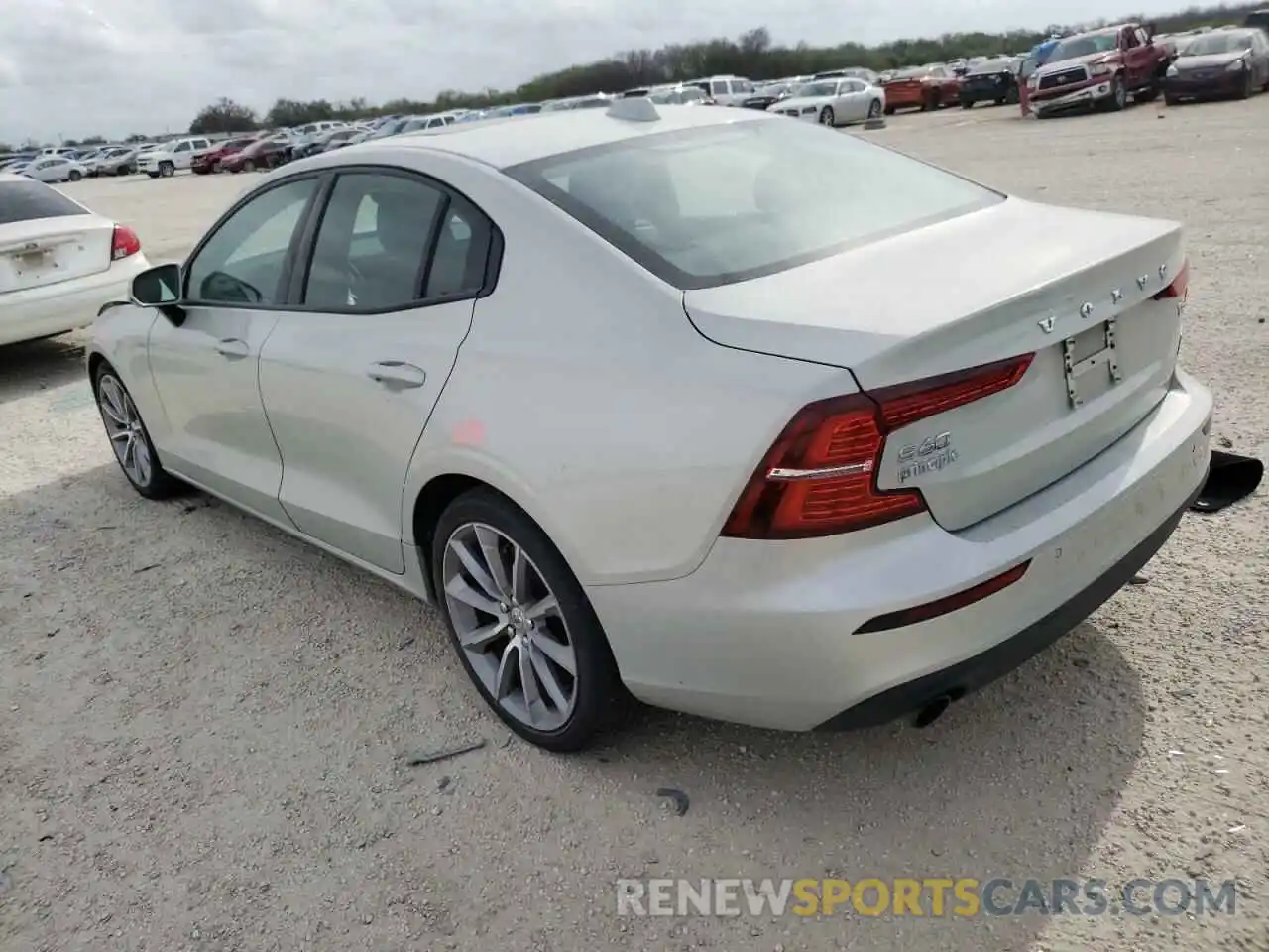 3 Photograph of a damaged car 7JR102FKXKG001029 VOLVO S60 2019