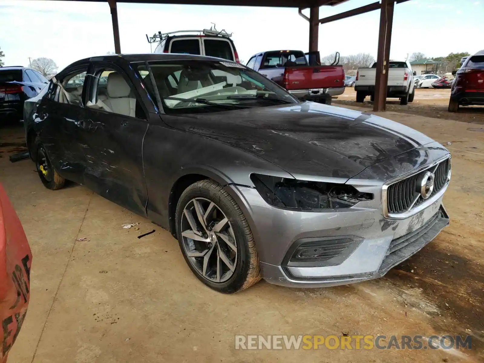 1 Photograph of a damaged car 7JR102FKXKG011012 VOLVO S60 2019