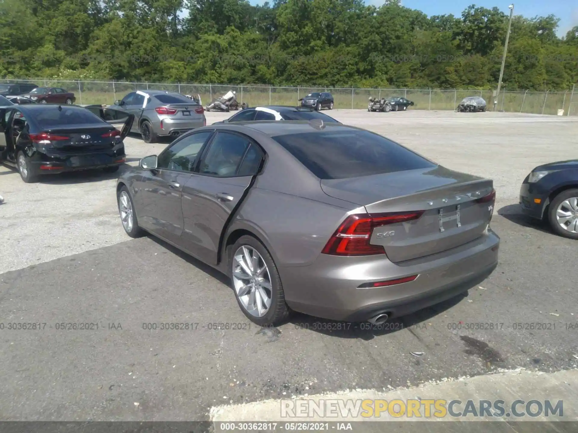 3 Photograph of a damaged car 7JR102FKXKG014783 VOLVO S60 2019