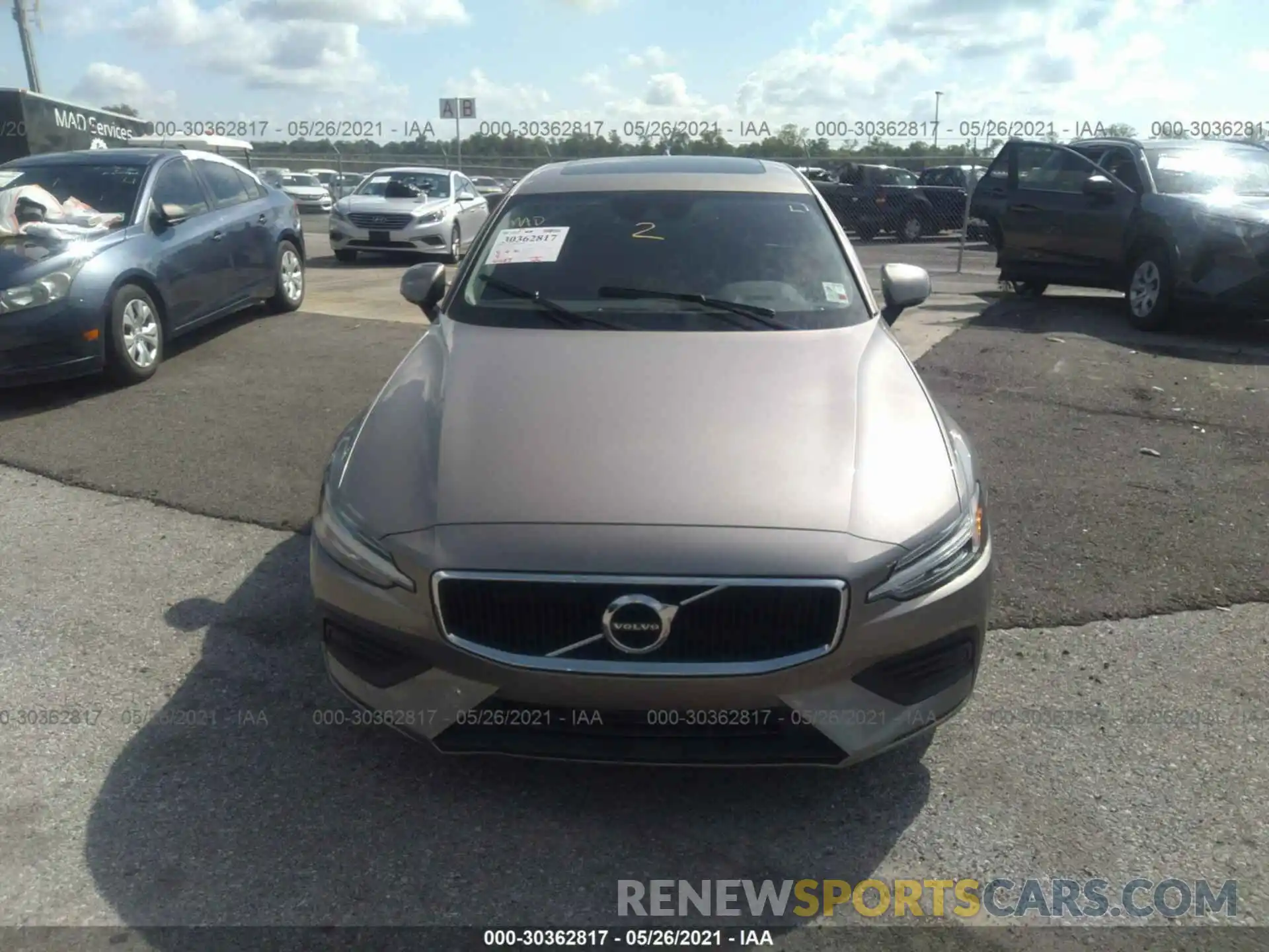 6 Photograph of a damaged car 7JR102FKXKG014783 VOLVO S60 2019